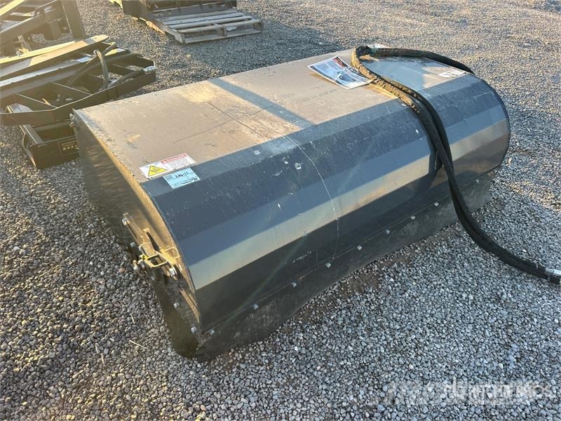 Arteer SS-72W 72 in Skid Steer Sweeper (Unused) Kefék