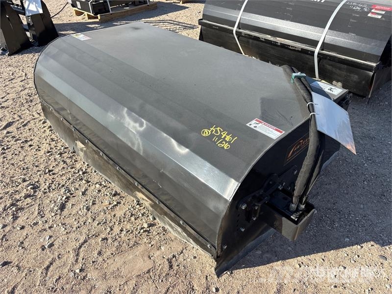 Arteer SS-72W 72 in Skid Steer Sweeper (Unused) Cepillos