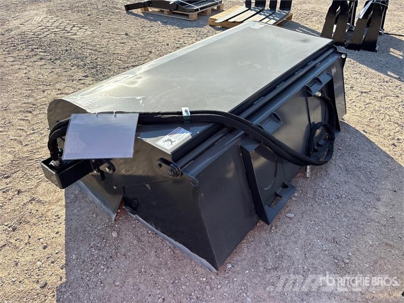 Arteer SS-72W 72 in Skid Steer Sweeper (Unused) Cepillos