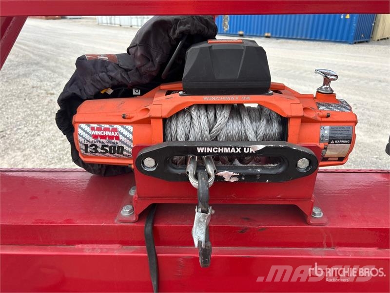 Ascend GN44-21 Tri/A Gooseneck Equipment Trailer Rimorchio per il trasporto di veicoli