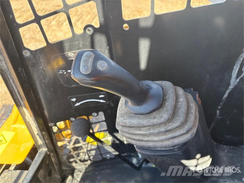 ASV RT25 Mini Compact Track Loader Мини товарачи