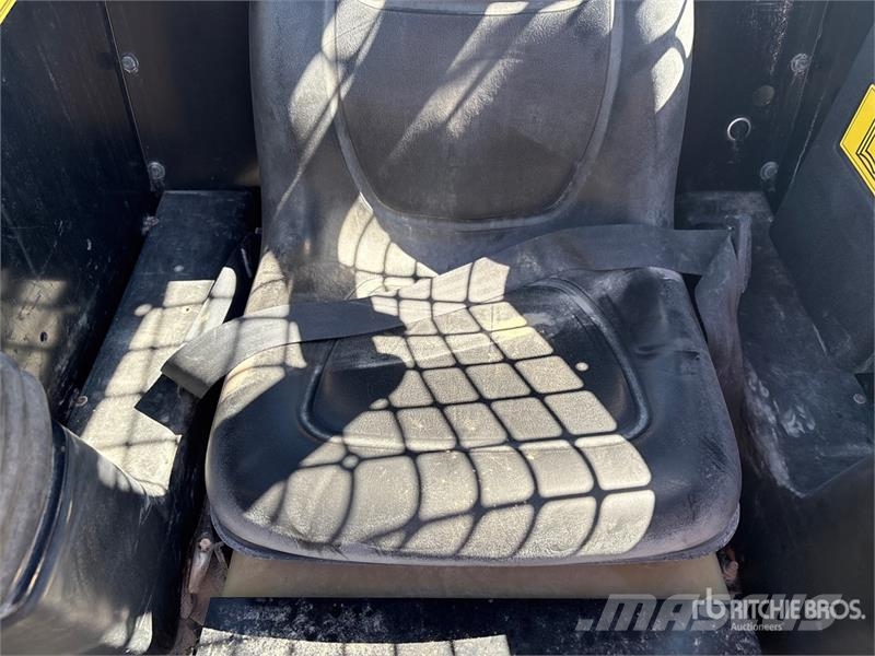 ASV RT25 Mini Compact Track Loader Мини товарачи