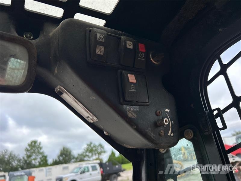 ASV RT40 Compact Track Loader لوادر انزلاقية التوجيه