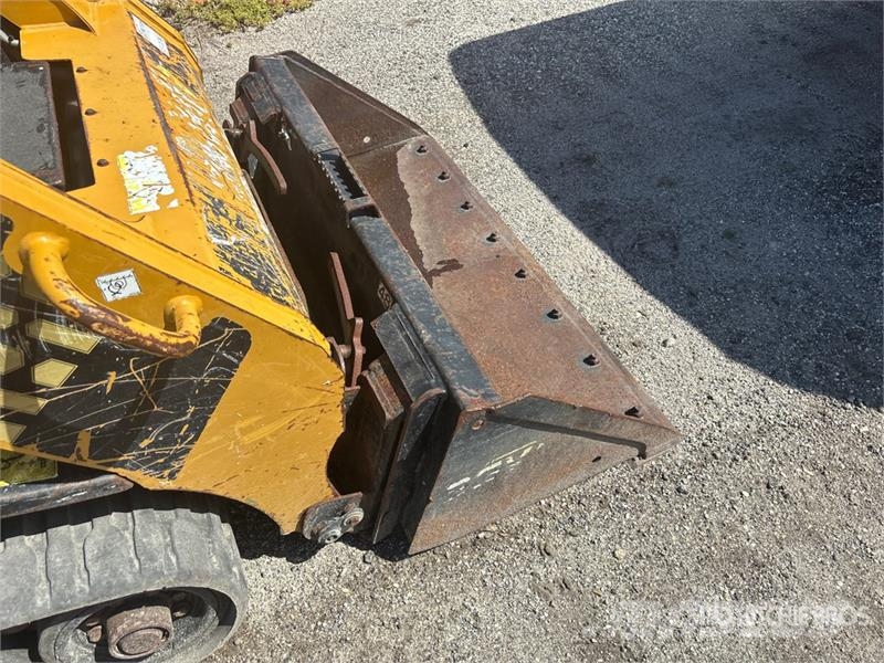ASV RT40 Compact Track Loader Lietoti riteņu kompaktiekrāvēji