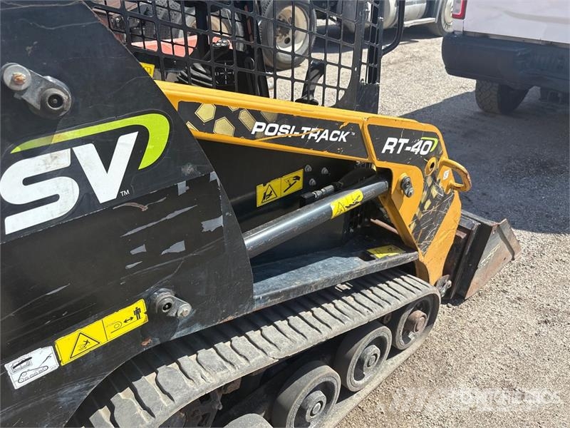 ASV RT40 Compact Track Loader Lietoti riteņu kompaktiekrāvēji