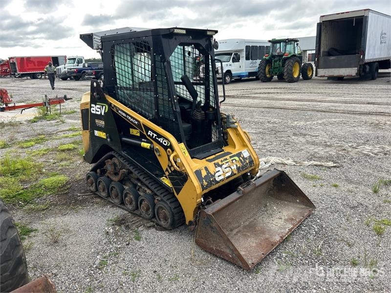 ASV RT40 Compact Track Loader لوادر انزلاقية التوجيه