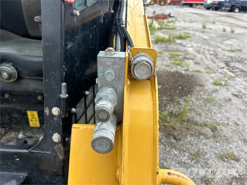 ASV RT40 Compact Track Loader لوادر انزلاقية التوجيه