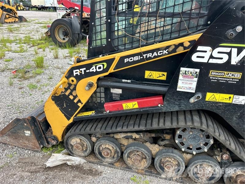 ASV RT40 Compact Track Loader لوادر انزلاقية التوجيه