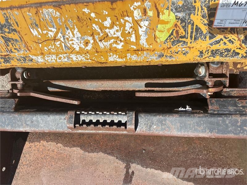 ASV RT40 Compact Track Loader Lietoti riteņu kompaktiekrāvēji