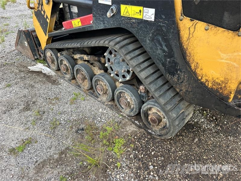 ASV RT40 Compact Track Loader لوادر انزلاقية التوجيه