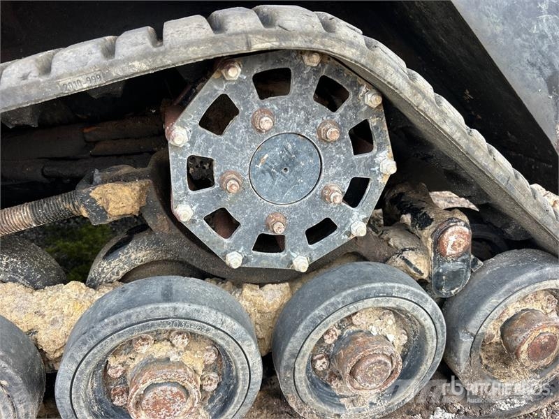 ASV RT40 Compact Track Loader لوادر انزلاقية التوجيه