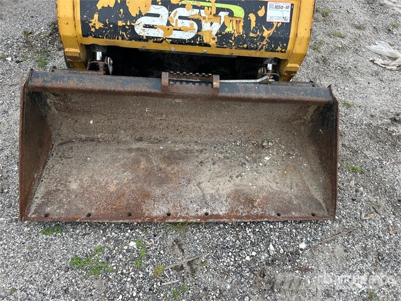 ASV RT40 Compact Track Loader لوادر انزلاقية التوجيه