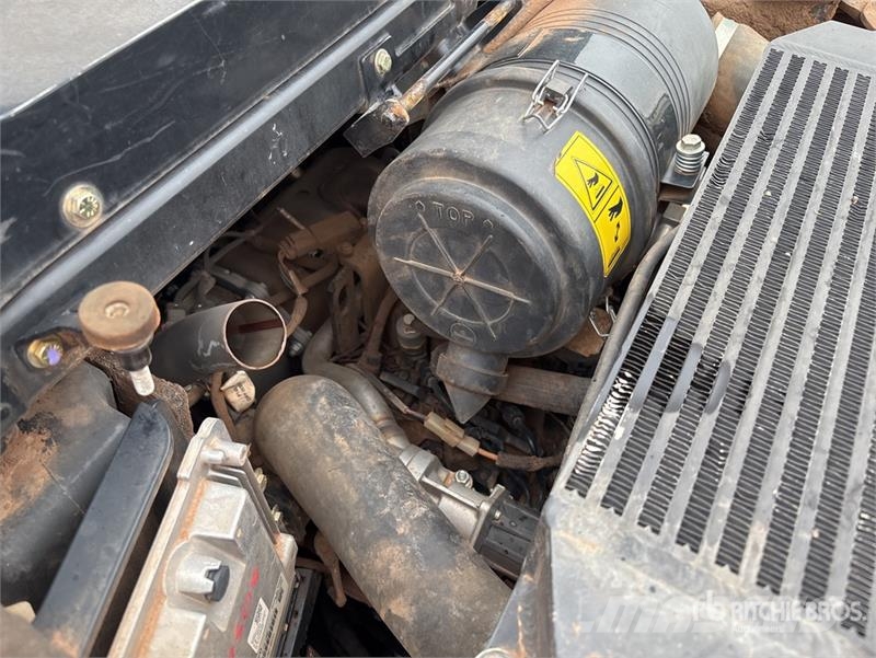 ASV RT50 Compact Track Loader لوادر انزلاقية التوجيه