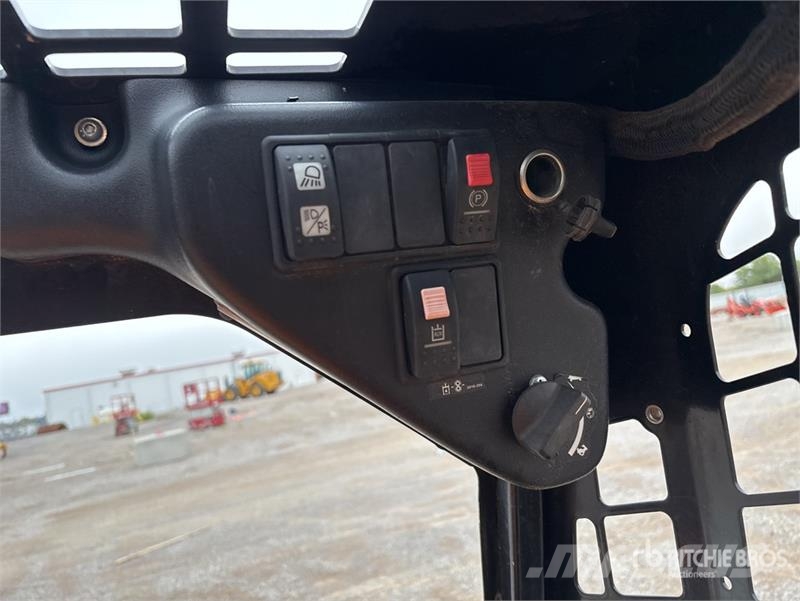 ASV RT50 Compact Track Loader لوادر انزلاقية التوجيه