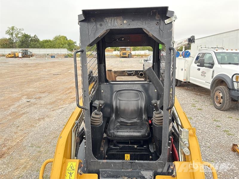 ASV RT50 Compact Track Loader لوادر انزلاقية التوجيه