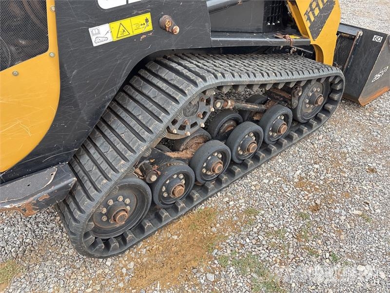 ASV RT50 Compact Track Loader لوادر انزلاقية التوجيه
