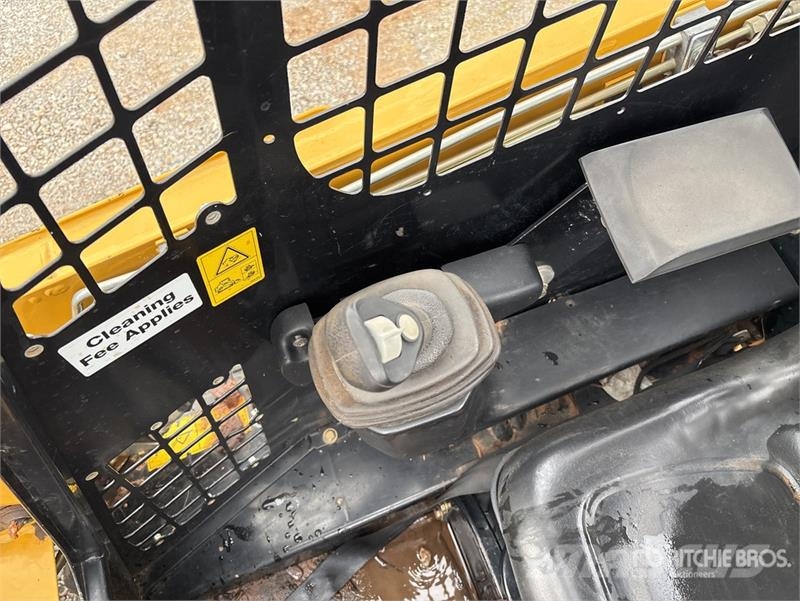 ASV RT50 Compact Track Loader لوادر انزلاقية التوجيه
