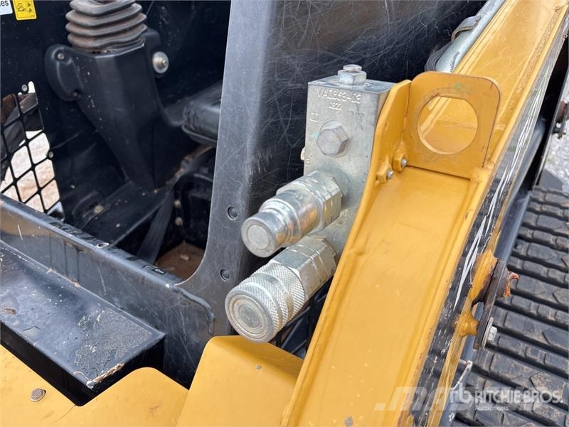 ASV RT50 Compact Track Loader لوادر انزلاقية التوجيه