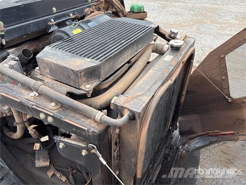 ASV RT50 Compact Track Loader لوادر انزلاقية التوجيه