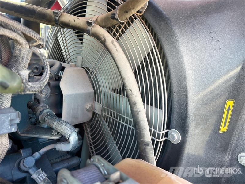 Atlas Copco CPS175 175 cfm Mobile Air Compressor (Inoperable) コンプレッサー