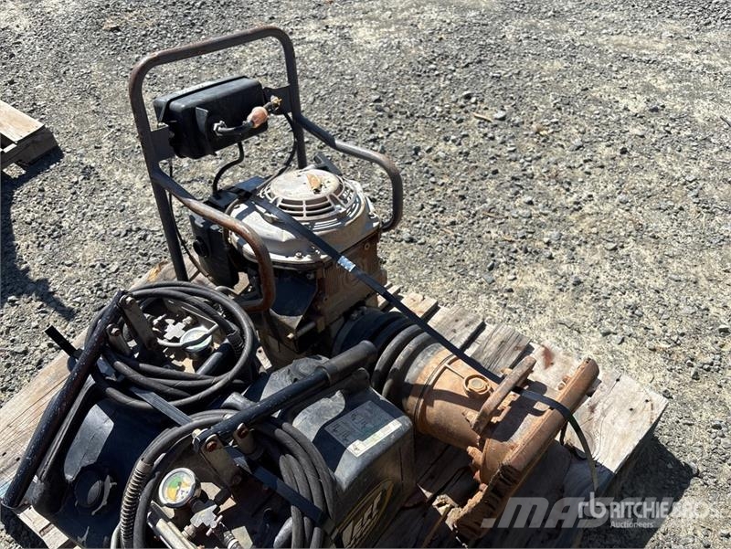 Atlas Copco LT800 Jumping Jack Tamper 匝道机