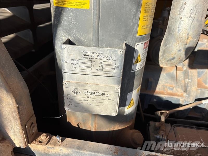 Atlas Copco XAS 400 PE CD7 IT4 EB Mobile Air Compressor Compressors