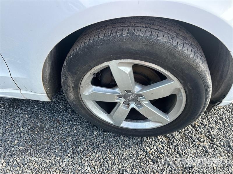 Audi Q5 2WD SUV (Inoperable) Automašīnas