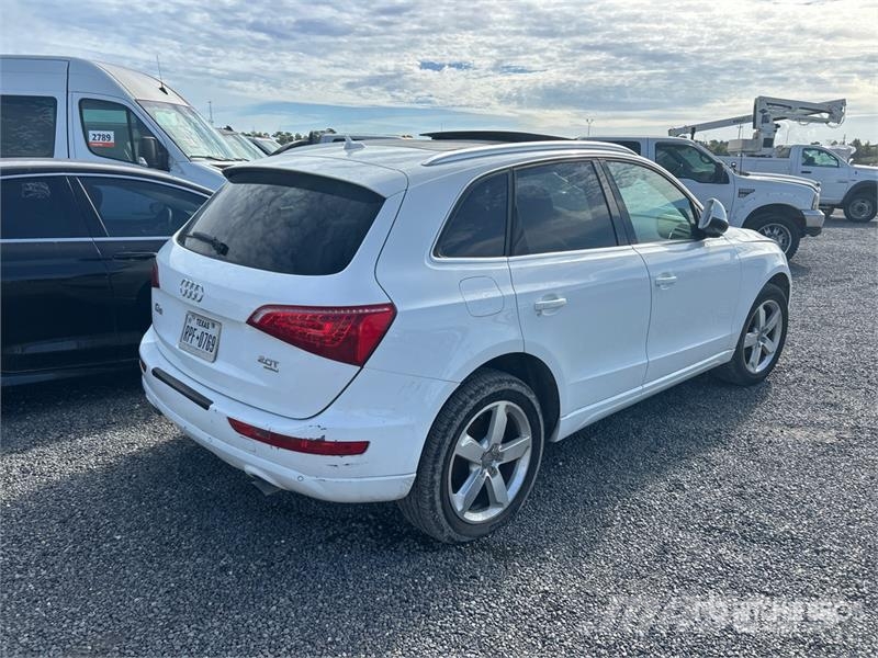Audi Q5 2WD SUV (Inoperable) Automašīnas