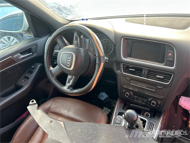 Audi Q5 2WD SUV (Inoperable) Automašīnas