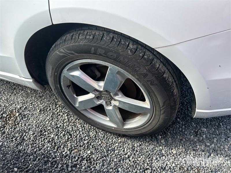 Audi Q5 2WD SUV (Inoperable) Automašīnas