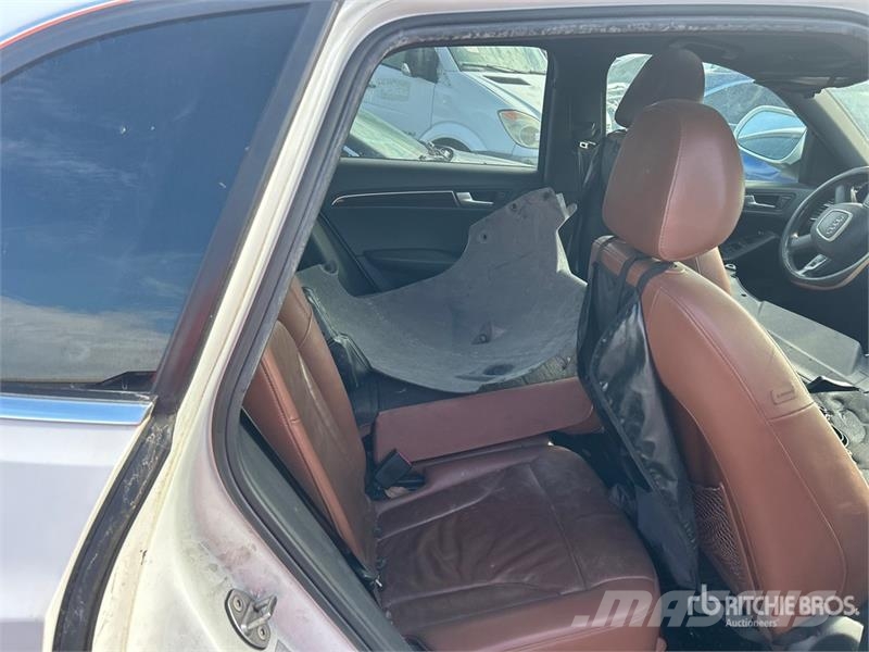 Audi Q5 2WD SUV (Inoperable) Automašīnas