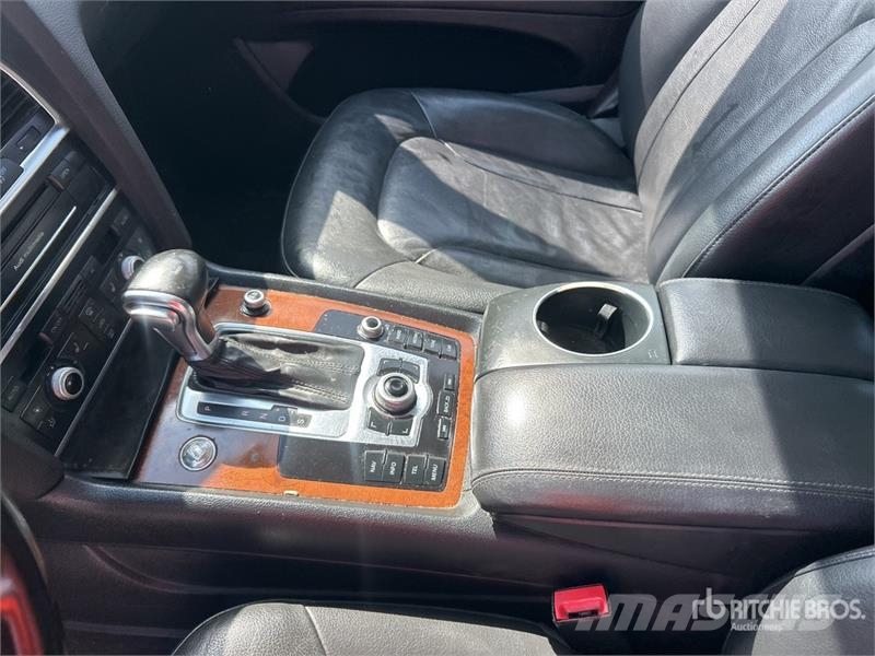 Audi Q7 Automašīnas