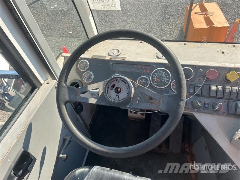 Autocar 4x2 Spotter Truck Terminalni tegljači