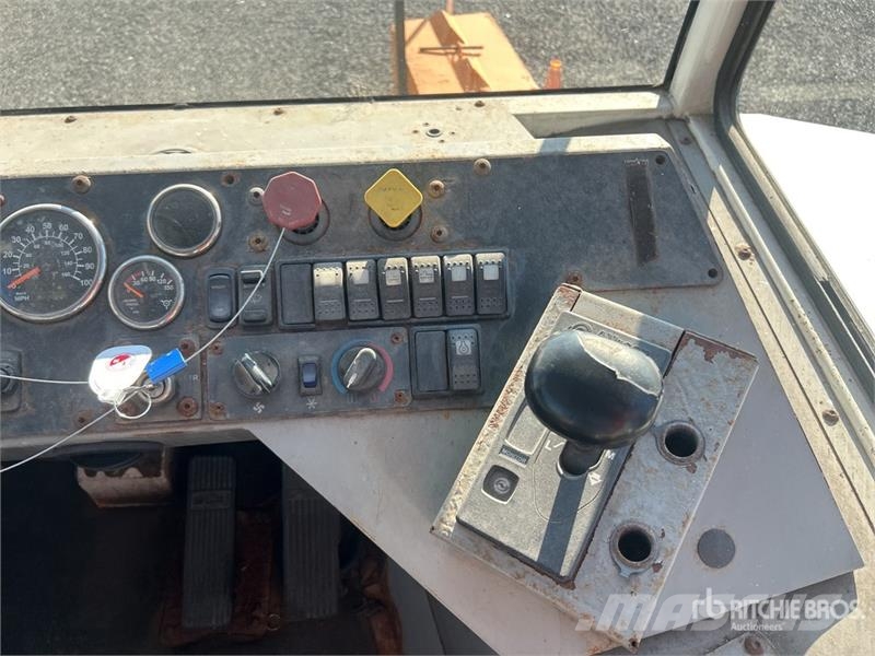 Autocar 4x2 Spotter Truck Terminalni tegljači