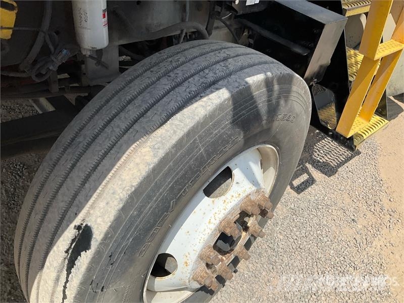 Autocar 4x2 Spotter Truck 終端式曳引機