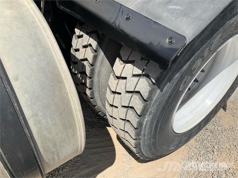 Autocar 4x2 Spotter Truck 終端式曳引機