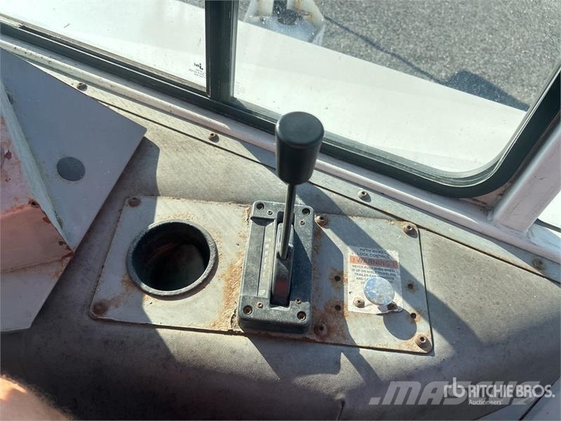 Autocar 4x2 Spotter Truck Terminalni tegljači
