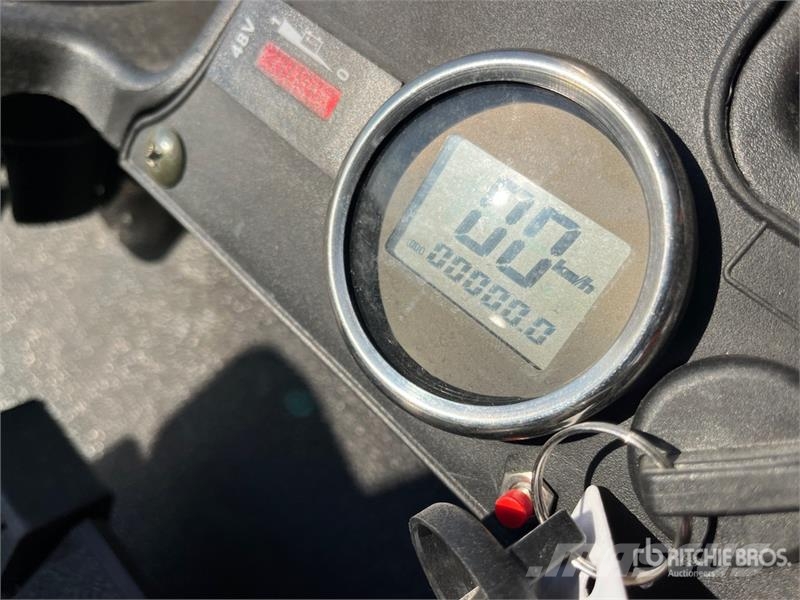 Axis EV Electric Golf Cart (Unused) 高尔夫球车