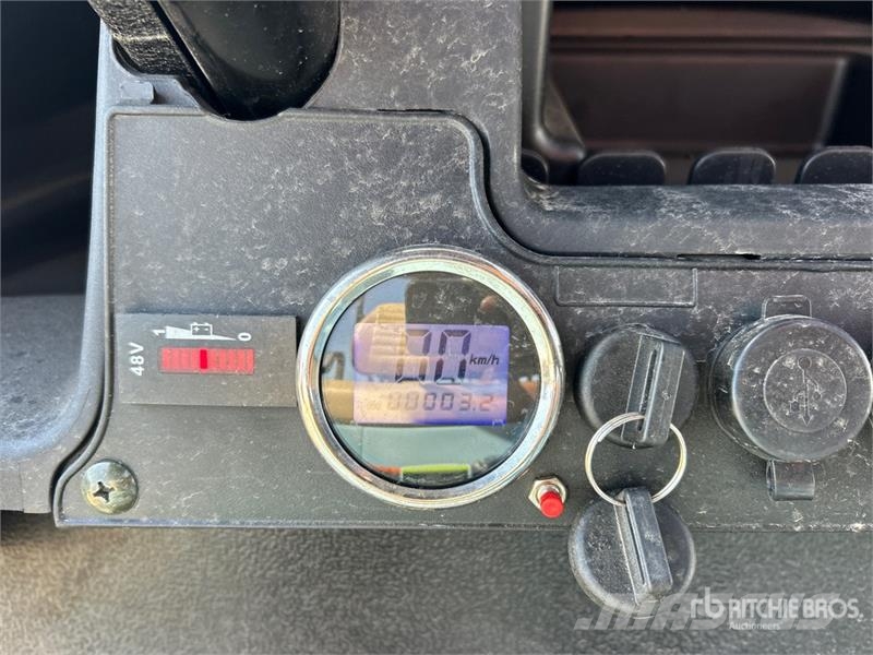 Axis EV Electric Golf Cart عربات الجولف