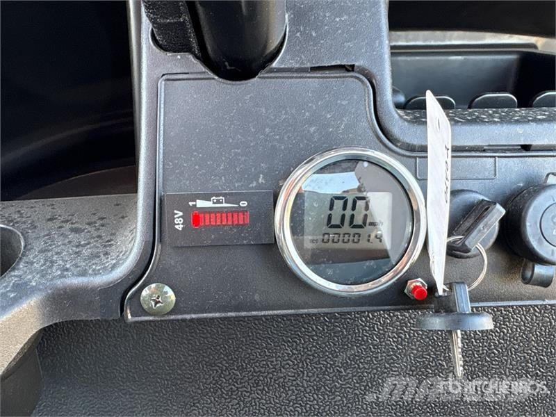 Axis EV Electric Golf Cart (Unused) 高尔夫球车