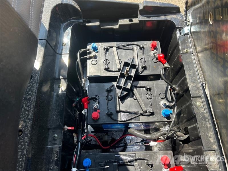  Axis EV Electric Golf Cart (Unused) عربات الجولف