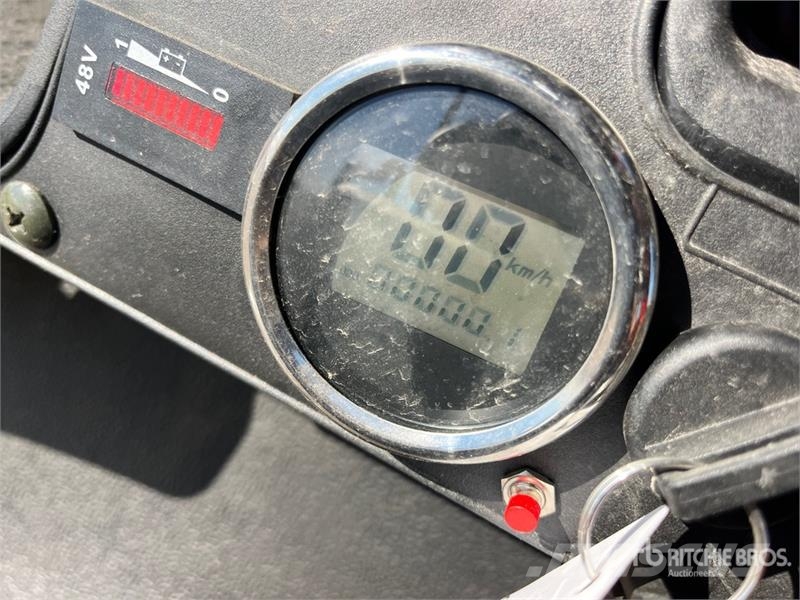 Axis EV Electric Golf Cart (Unused) 高尔夫球车