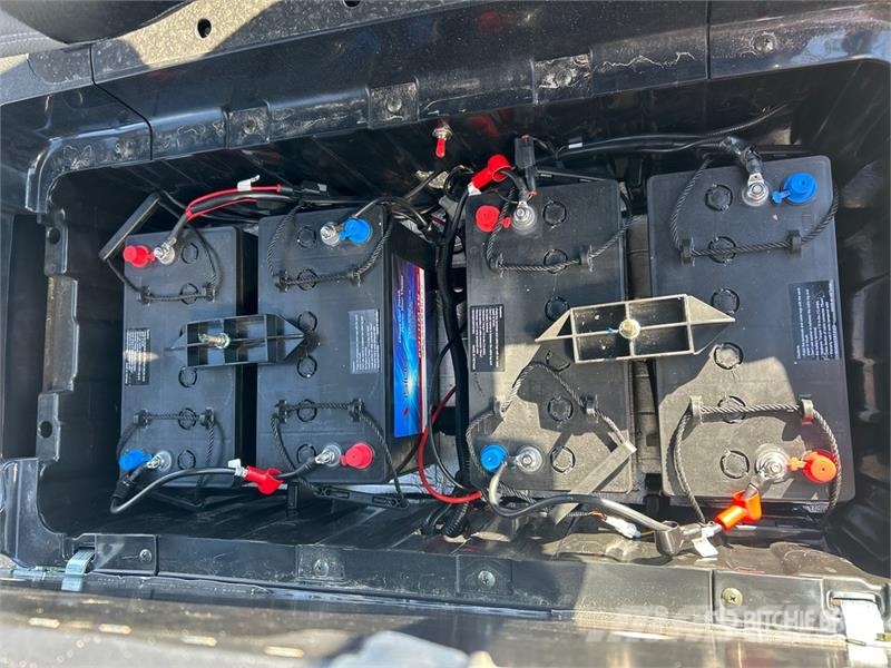 Axis EV Electric Golf Cart (Unused) 高尔夫球车
