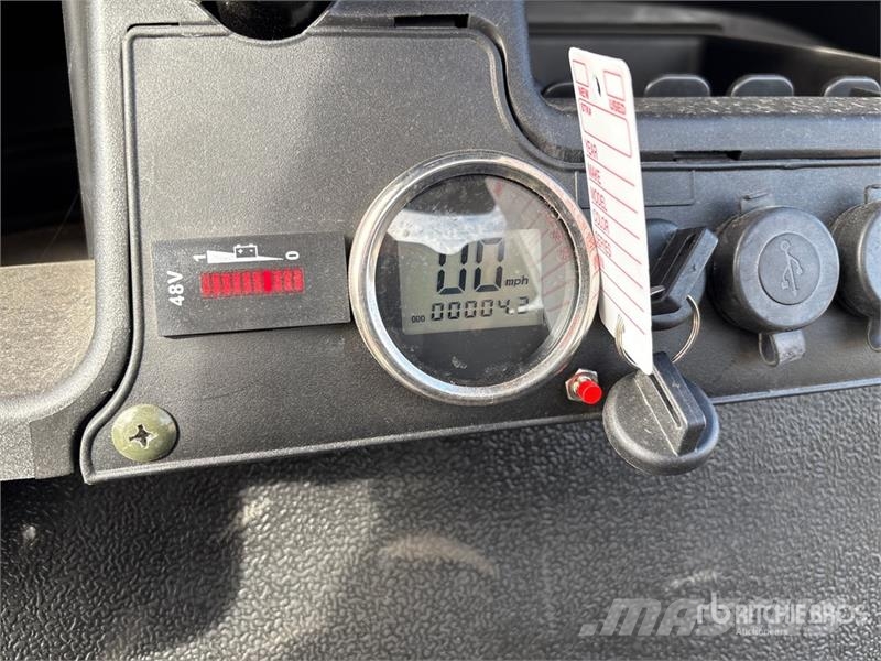 Axis EV Electric Golf Cart (Unused) 高尔夫球车