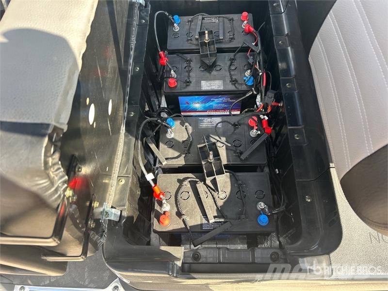Axis EV Electric Golf Cart (Unused) Voiturette de golf