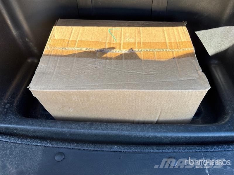 Axis EV Electric Golf Cart (Unused) 高尔夫球车
