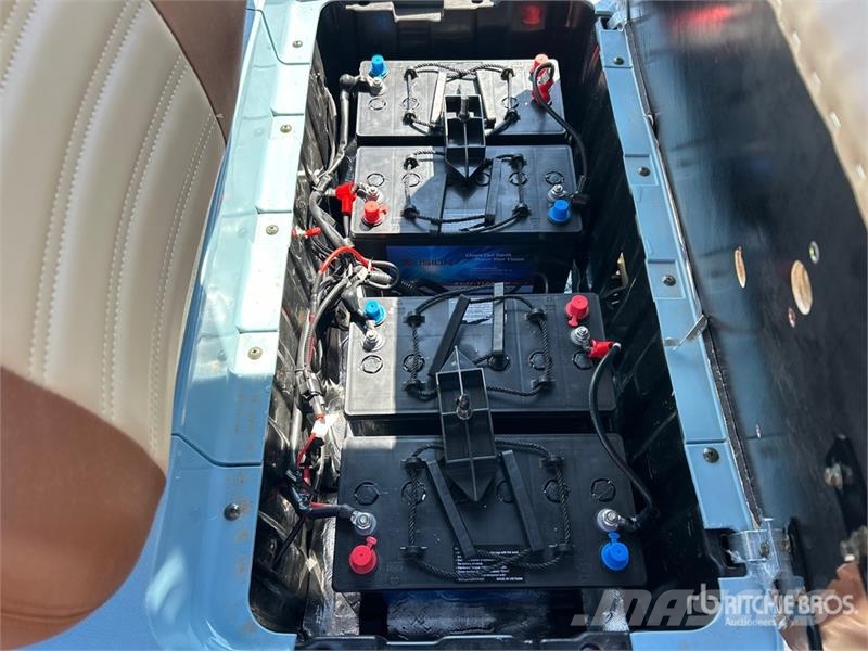 Axis EV Electric Golf Cart عربات الجولف