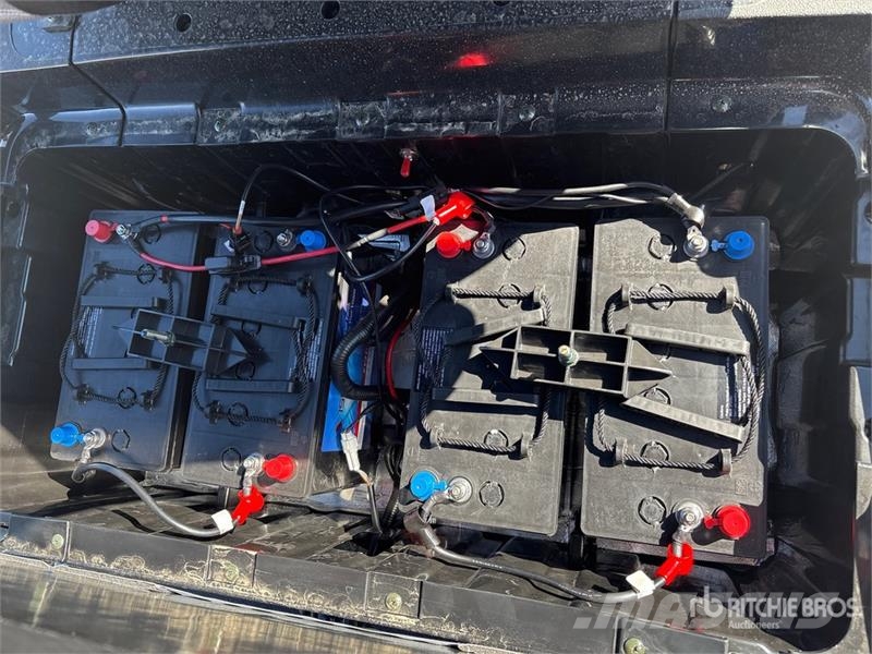 Axis EV Electric Golf Cart (Unused) 高尔夫球车