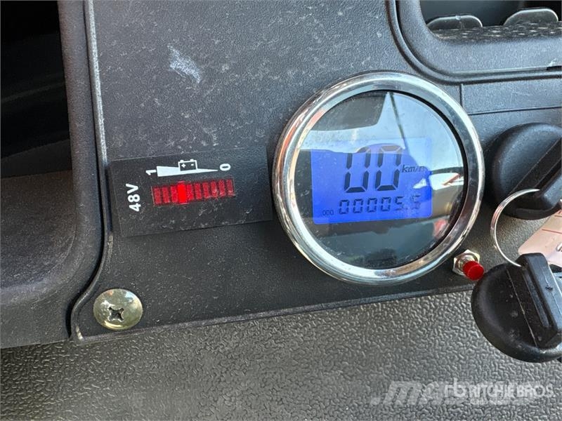Axis EV Electric Golf Cart (Unused) 高尔夫球车