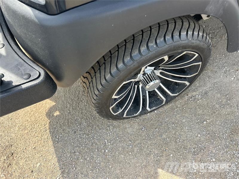 Axis EV Electric Golf Cart Гольф-мобілі